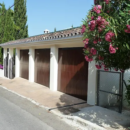 Maxine Villa