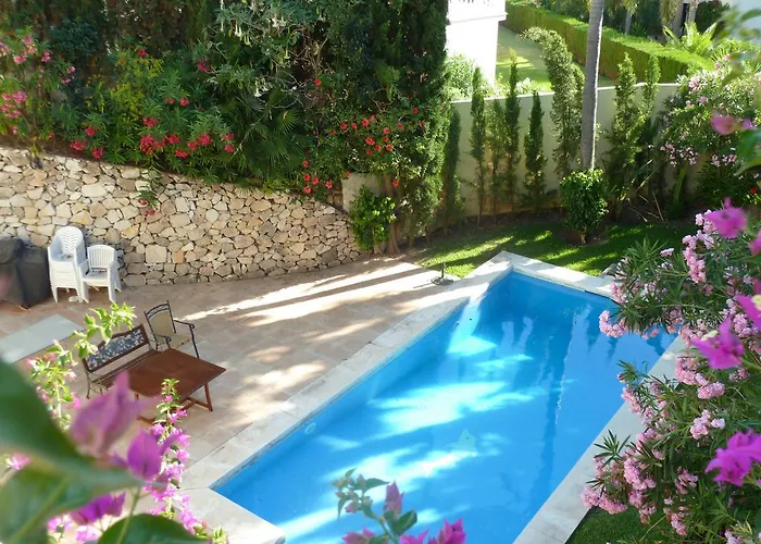 Maxine Villa